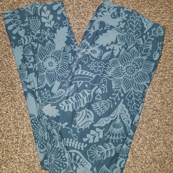 Lularoe Hawaiian pattern - Picture 1 of 2